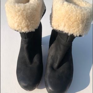 Ugg Lynnea suede heel boots